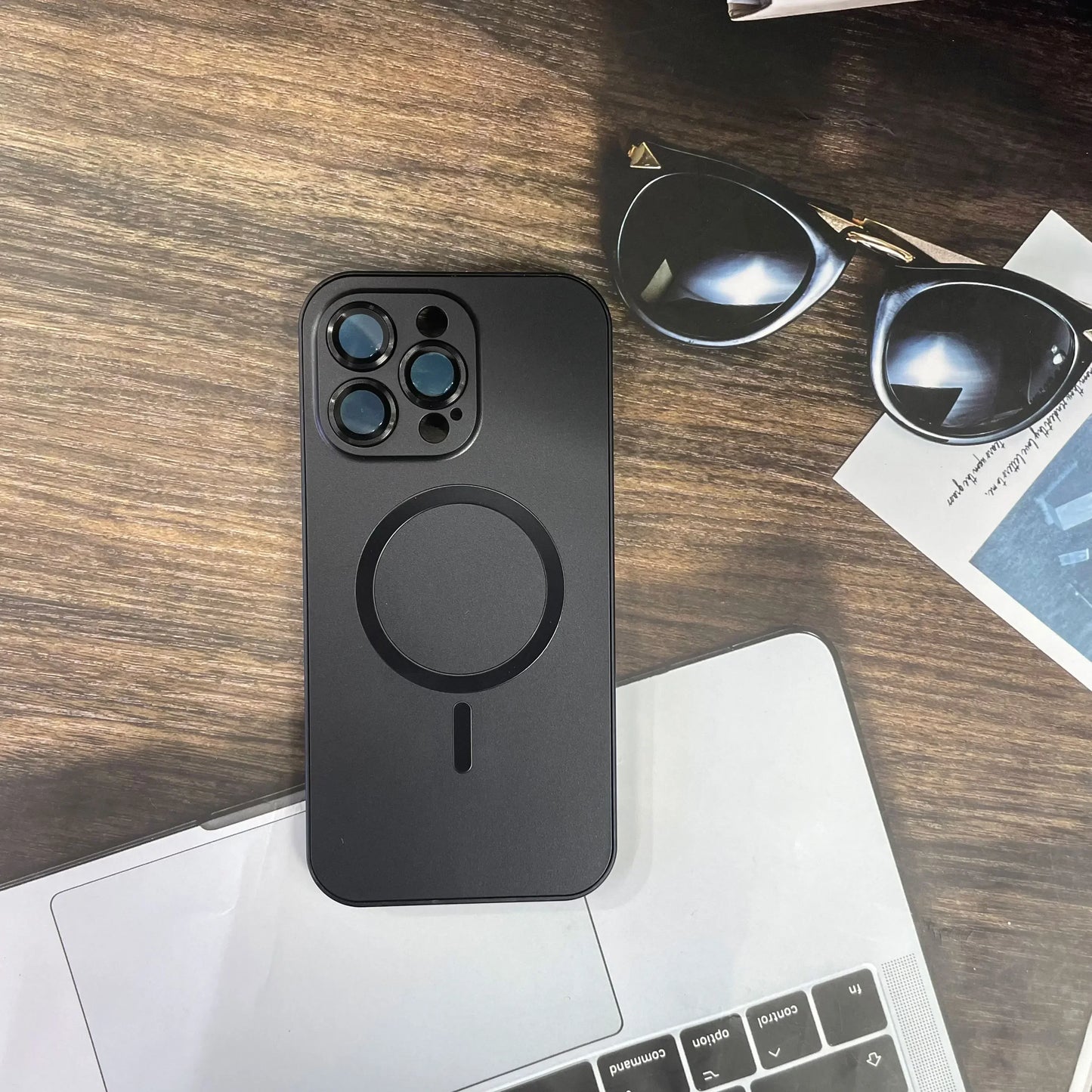 Nexalloy Premium Magnetic Case